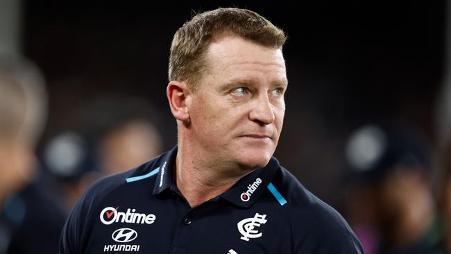 MELBOURNE, AUSTRALIA - AUGUST 25: Michael Voss, Senior Coach of the Blues looks on during the 2024 AFL Round 24 match between the Carlton Blues and the St Kilda Saints at Marvel Stadium on August 25, 2024 in Melbourne, Australia. (Photo by Michael Willson/AFL Photos via Getty Images)