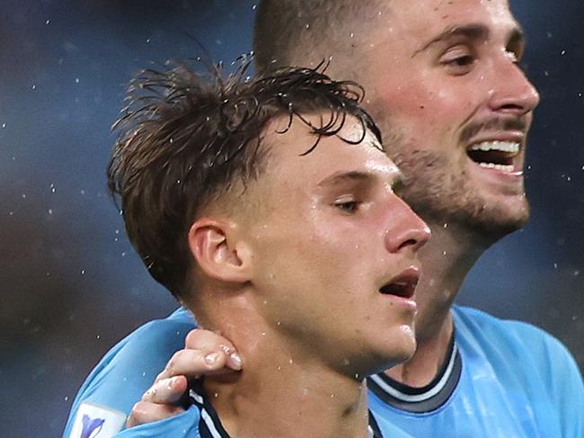 SYDNEY, AUSTRALIA - FEBRUARY 12: Adrian Segecic of Sydney FC celebrates scoring his second goal during the AFC Champions League Round of 16 match between Sydney FC and Bangkok United at Allianz Stadium on February 12, 2025 in Sydney, Australia. (Photo by Mark Metcalfe/Getty Images)