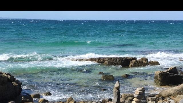 Rock stacking at Noosa National Park became a plague craze among back packers.