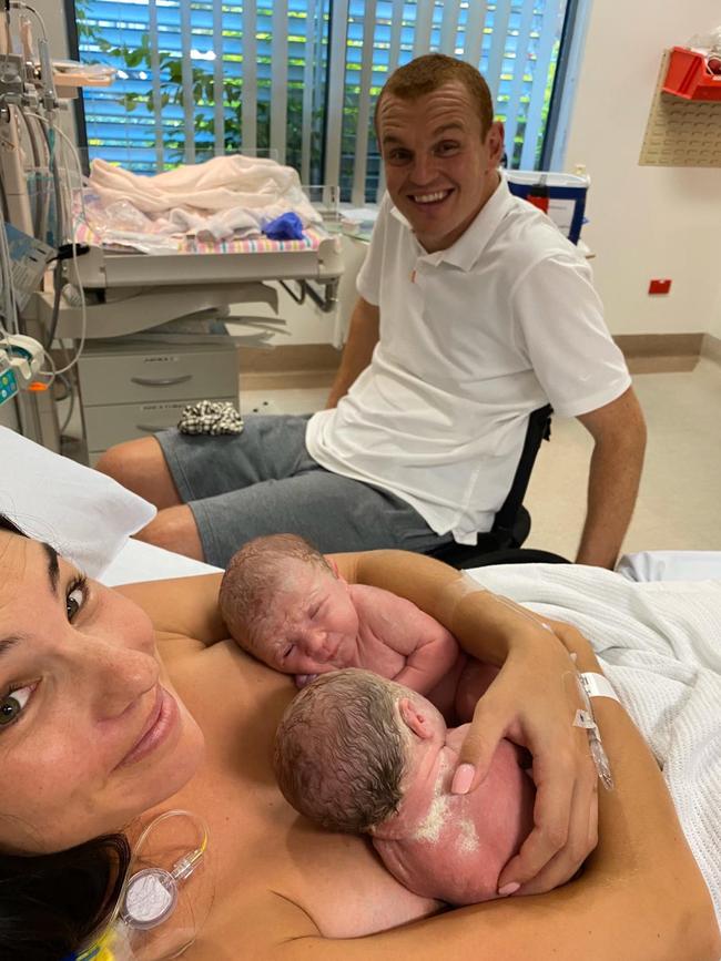 Alex McKinnon and wife Teigan with their twins