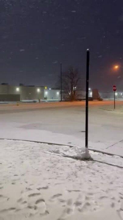 Columbus Wakes Up to Snow