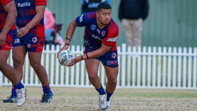 Collies hooker Alefelio Moata’ane fires off a pass. Picture Thomas Lisson