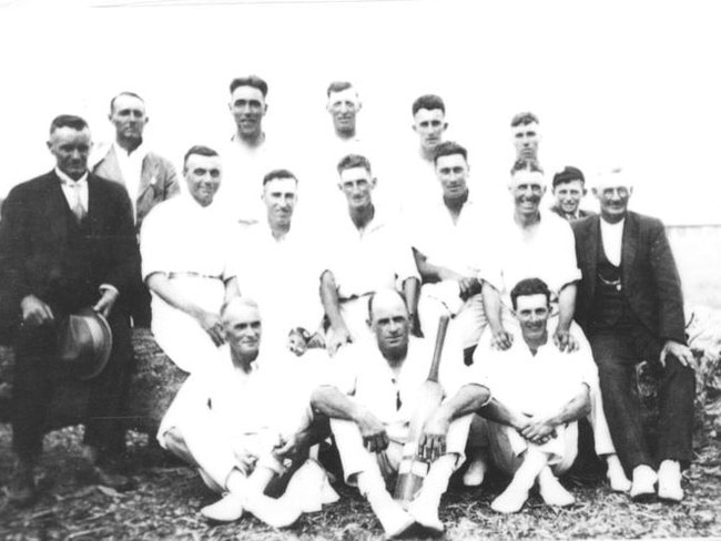 Morphett Vale Cricket Club . Morphett Vale cricket team in 1937