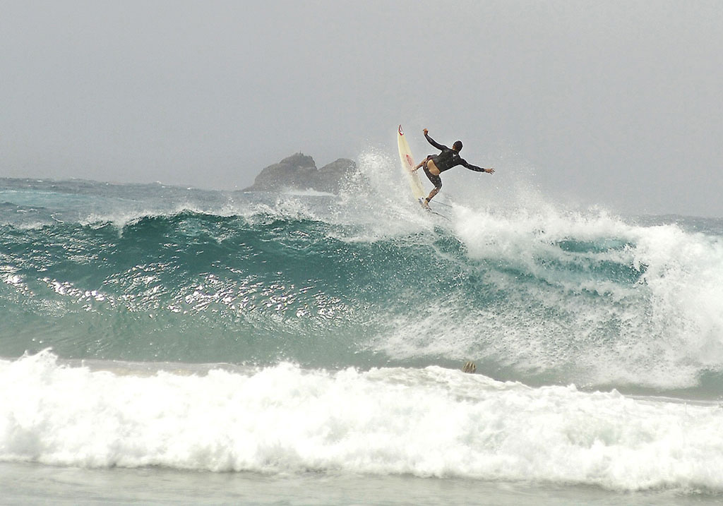 New Years Day 2008, big seas at Main Beach Byron Bay. 