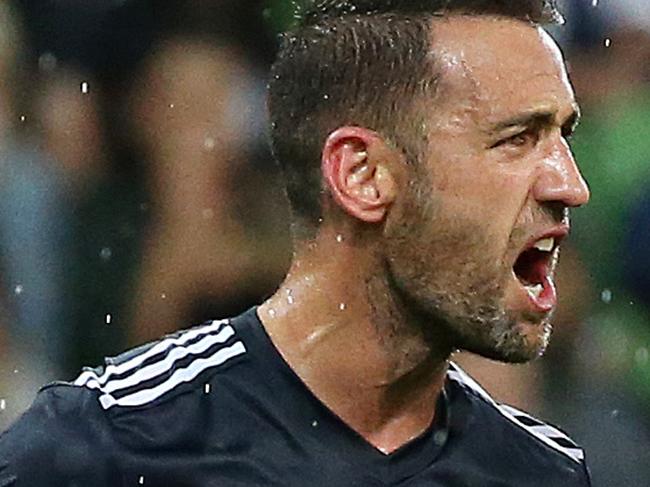 Carl Valeri of the Melbourne Victory screams out orders during the Round 12 A-League match between Melbourne City and Melbourne Victory at AAMI Park, Melbourne, Saturday, December 23, 2017.  (AAP Image/ George Salpigtidis)  NO ARCHIVING, EDITORIAL USE ONLY
