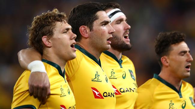 BRISBANE, AUSTRALIA - SEPTEMBER 08: Rob Simmons of the Wallabies and team mates sing the Australian national anthem during The Rugby Championship match between the Australian Wallabies and the South Africa Springboks at Suncorp Stadium on September 8, 2018 in Brisbane, Australia.  (Photo by Cameron Spencer/Getty Images)