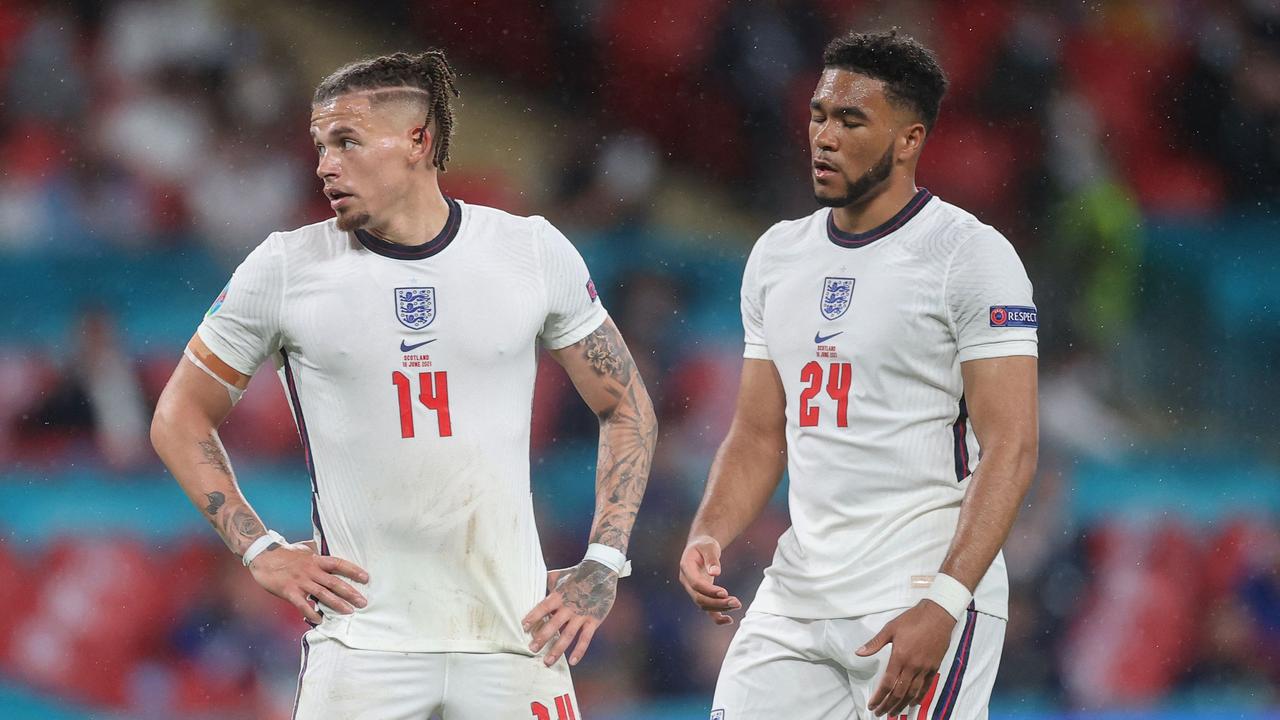 England's midfielder Kalvin Phillips (L) and England's defender Reece James.