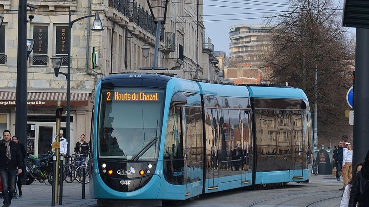 An Urbos 3 tram in Besancon, France. Maunfacturwer CAF has now agreed to pay for repairs to all these trams. Picture: Florian Fèvre via Wikimedia Commons.