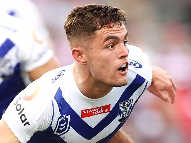 ‘We’ve got your back’: Bulldogs rally behind Flanno