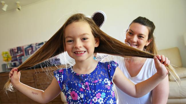 Ashleigh with mum Kim Elliot