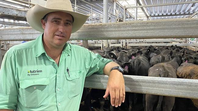 Andrew Holt from Nutrien Roma bought 249 Angus heifers for $2200-$2370 at Wodonga on Thursday.