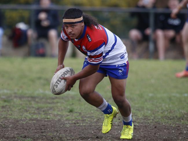 Emu Plains hooker Albert Mahe prepares to pass. Picture: Warren Gannon Photography