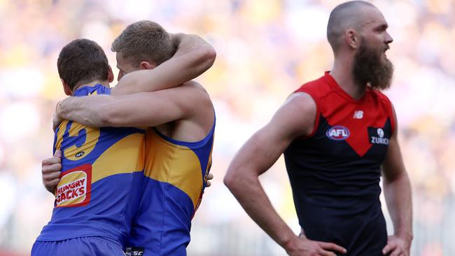 Jamie Cripps hugs Nathan Vardy. Picture: Michael Klein