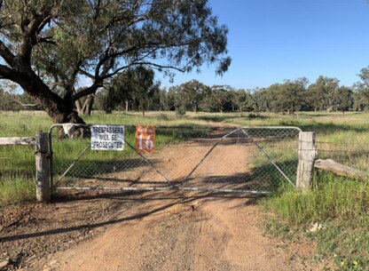 The vacant block on Obley Road where a new dam for Taronga Western Plains Zoo could be built. Picture: Barnson