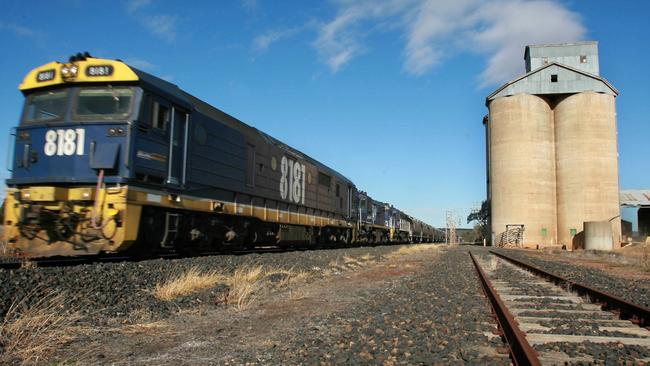 An ambitious inland rail link is a step closer to getting off the ground after securing a funding boost in the federal budget.