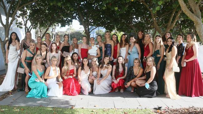 The young ladies looked glamorous in their formal dresses.