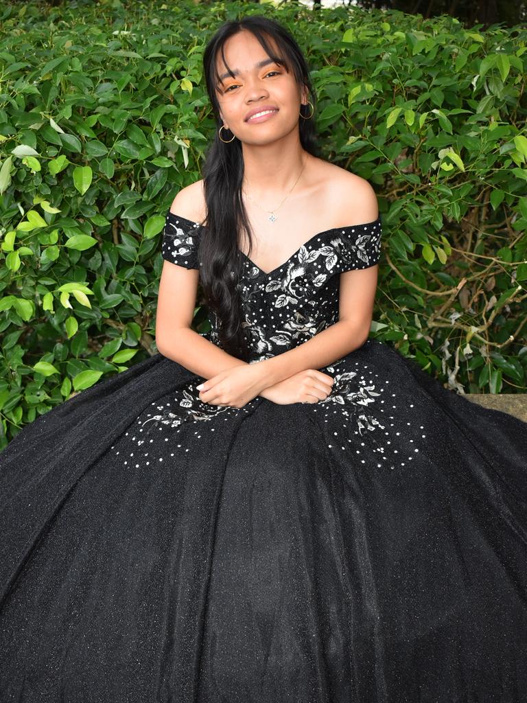 Eloisa Villamayor in a stunning black dress for the Mackay State High School 2021 Year 12 formal, November 16, 2021. Photo: Tara Miko and Janessa Ekert