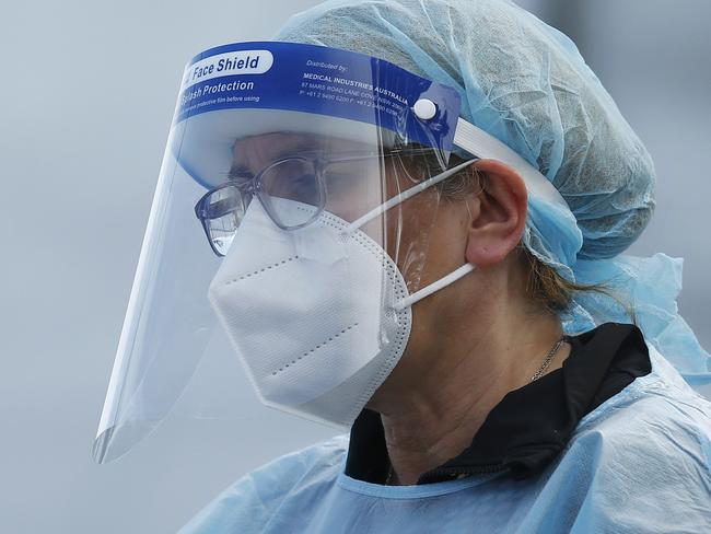 MELBOURNE, AUSTRALIA - NewsWire Photos SEPTEMBER 18, 2020:   Health workers are seen in full PPE at a pop-up COVID19 test site in Clyde, Melbourne, Victoria. Picture: NCA NewsWire / Daniel Pockett