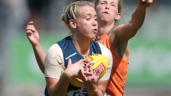 Lauren Arnell in action for Carlton. Picture: Wayne Ludbey