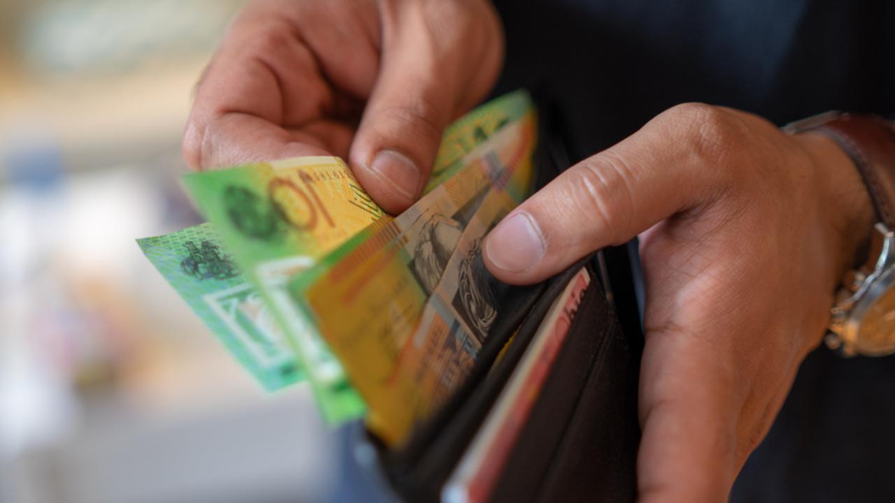 Aussies jealous over world first cash payment
