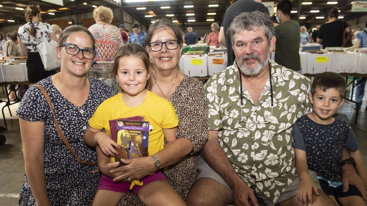 (from left) Jenica, Keeley, Sarina, Mikie and Matthys Van Der Watt at the Chronicle Lifeline Bookfest 2022. Saturday, March 5, 2022. Picture: Nev Madsen.