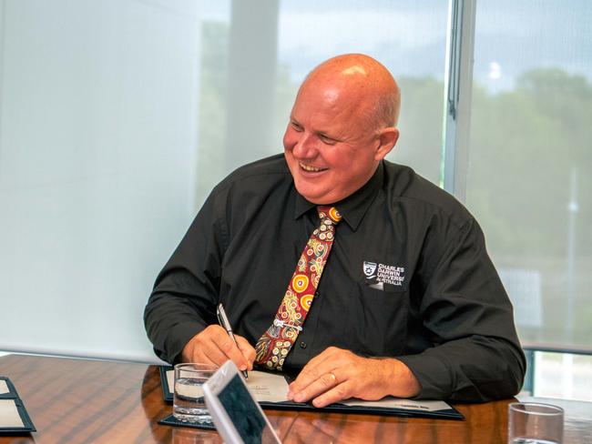 His Eminence the National Grand Mufti of Australia Imam Abdul Quddoos Azhari and CDU Vice-Chancellor Professor Scott Bowman signing a Memorandum of Understanding.