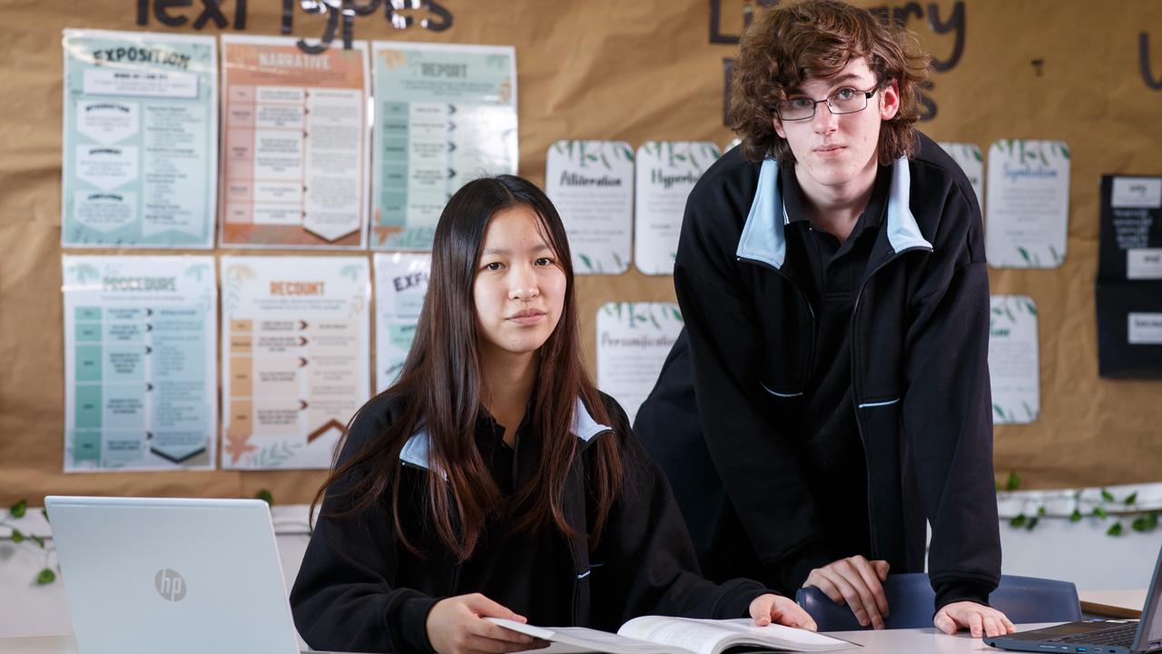 Avenues College year 9 Students Jess Tran, 14 and Joe Harrison, 15. Picture: Matt Turner