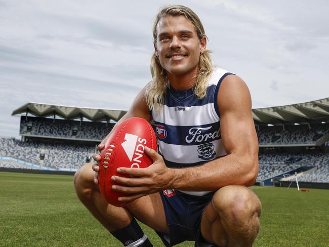 NCA. MELBOURNE, AUSTRALIA. October 17 , 2024. AFL. Bailey Smith tries on the hoops for the first time after being traded to Geelong from the Western Bulldogs .    .  Pic : Michael Klein