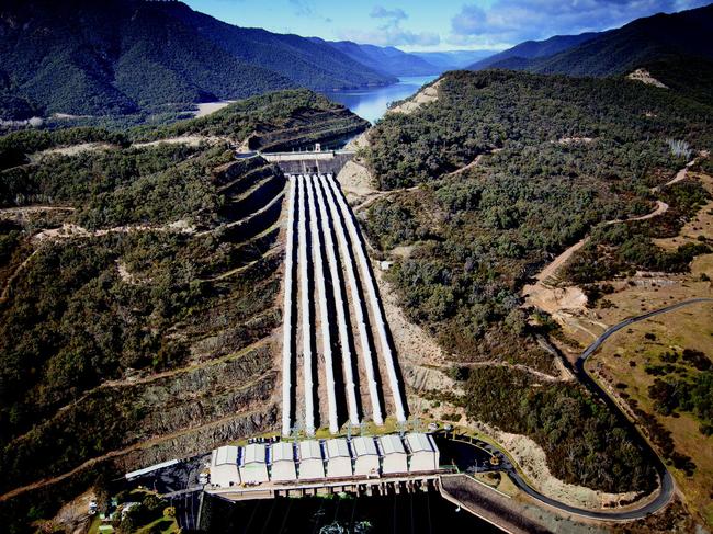 This undated handout photo released on March 16, 2017 by Snowy Hydro Limited shows a view of the Tumut 3 power station at the Snowy Hydro Scheme in Talbingo, in the Snowy Mountains.  Billions of dollars will be pumped into a massive hydro-electric project in Australia, the prime minister said March 16, as the country faces a growing power crisis after a huge blackout and heatwave strained supplies. / AFP PHOTO / SNOWY HYDRO LIMITED / JAMES LAURITZ / RESTRICTED TO EDITORIAL USE - MANDATORY CREDIT "AFP PHOTO / JAMES LAURITZ / SNOWY HYDRO LIMITED" - NO MARKETING NO ADVERTISING CAMPAIGNS - DISTRIBUTED AS A SERVICE TO CLIENTS == NO ARCHIVE