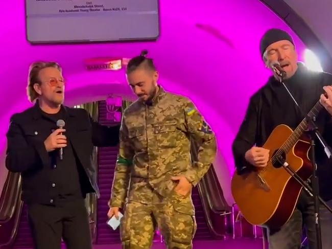 Bono’s surprise concert in Ukraine subway station