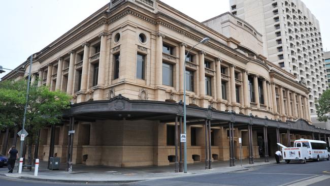 1/1/14 District Court.  Adelaide Court Exteriors. (Roger Wyman)