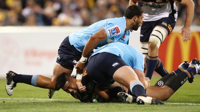 CANBERRA, AUSTRALIA - MARCH 15: Folau Fainga'a of the Brumbies scores a try during the round five Super Rugby match between the Brumbies and the Waratahs at GIO Stadium on March 15, 2019 in Canberra, Australia. (Photo by Mark Metcalfe/Getty Images)