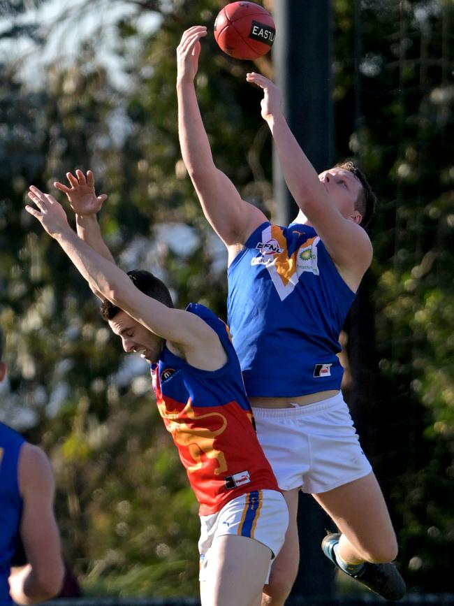 EFNL: A big grab in the clash between Heathmont and Mulgrave. Picture: Andy Brownbill