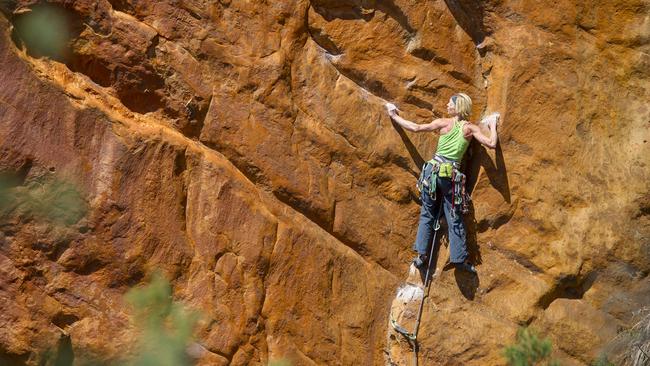 Monique Forestier climbs Eau Rouge, The Lost World in the Grampians.