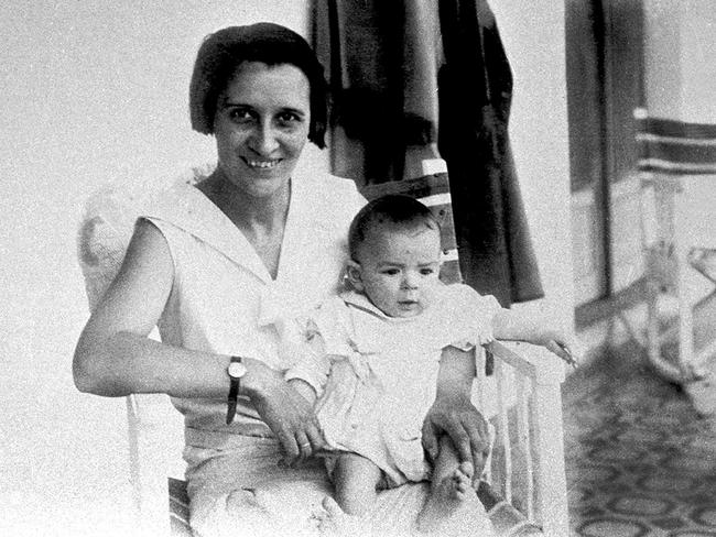 Celia de la Serna y Llosa with her baby son Ernesto Guevara de la Serna, in late 1928. Picture: AFP