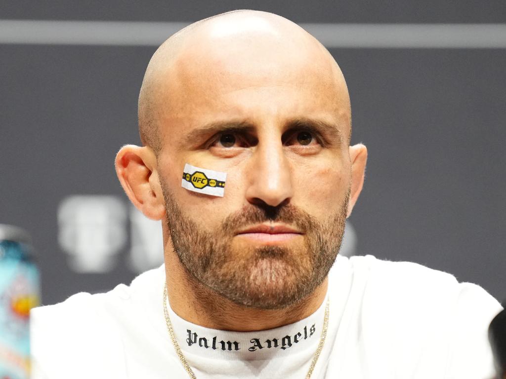 Volkanovski wore a plaster with a UFC belt on it all week. Picture: Chris Unger/Zuffa LLC via Getty Images