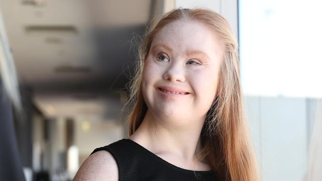 Madeline Stuart Down Syndrome Model To Walk Runway At New York Fashion