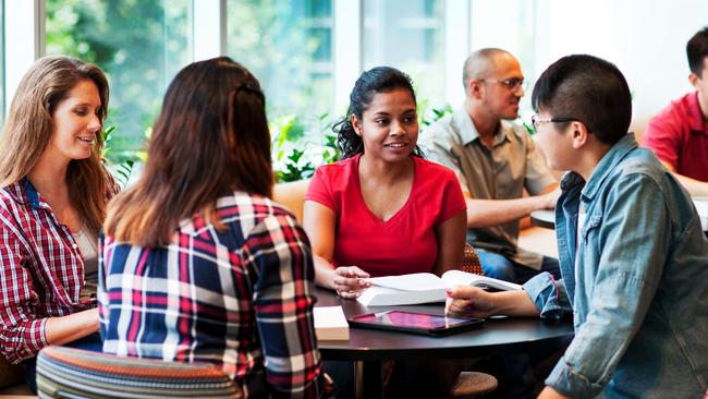 Western Sydney University has announced a new campus, hosting up to 5000 students, will be built in Bankstown CBD by 2021.