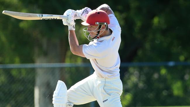 Dean Russ racks up more runs for Footscray. Picture: Hamish Blair