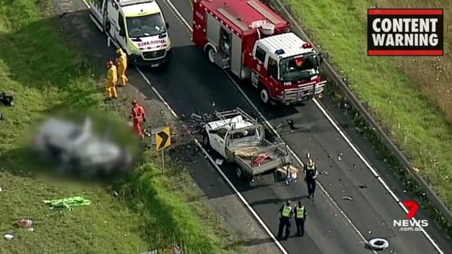 Pregnant woman killed in Pakenham crash (7 News)