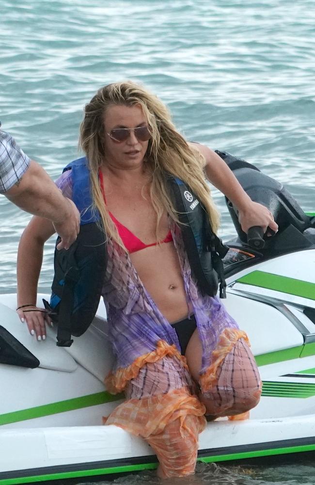 Britney Spears Slams Paparazzi Conspiracy In Bizarre Instagram Video Herald Sun