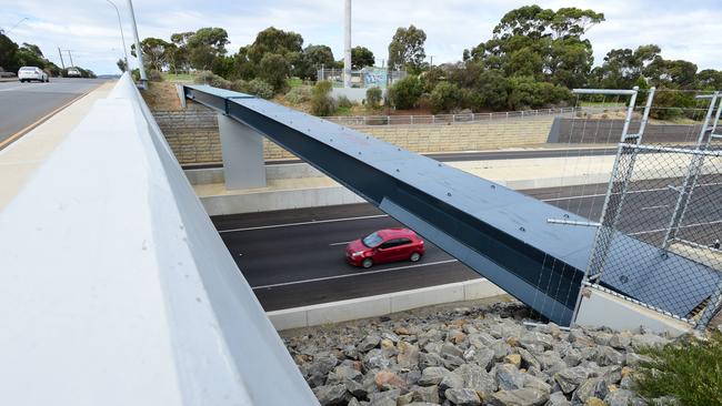 Flaxmill Road bridge along the Southern Expressway. Picture: Bianca De Marchi