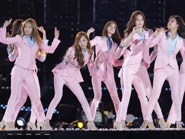 SEOUL, SOUTH KOREA - JUNE 07: South Korean pop group Girls Generation perform on stage during the 20th Dream Concert on June 7, 2014 in Seoul, South Korea. (Photo by Chung Sung-Jun/Getty Images)