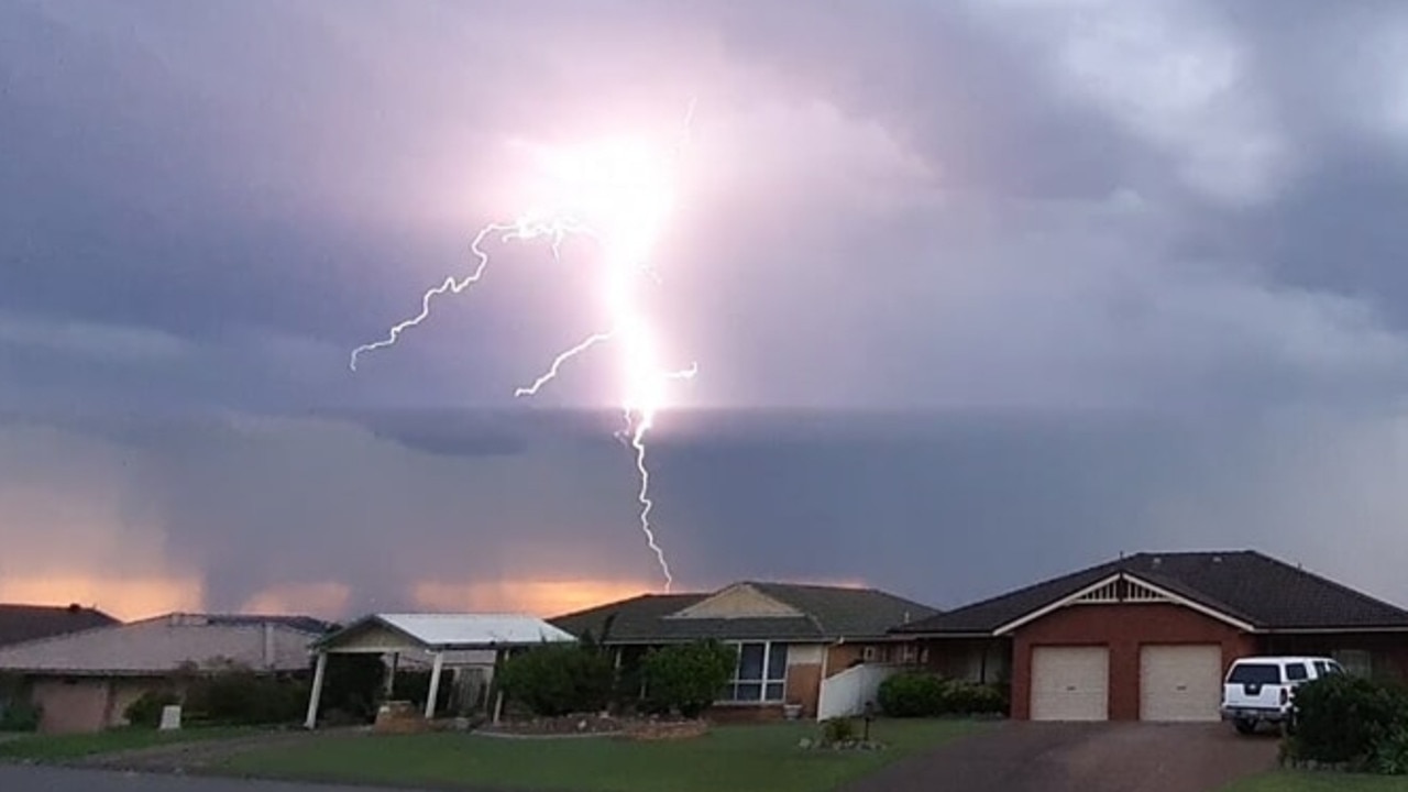 Newcastle: Power outages remain as storm clean up begins | Daily Telegraph