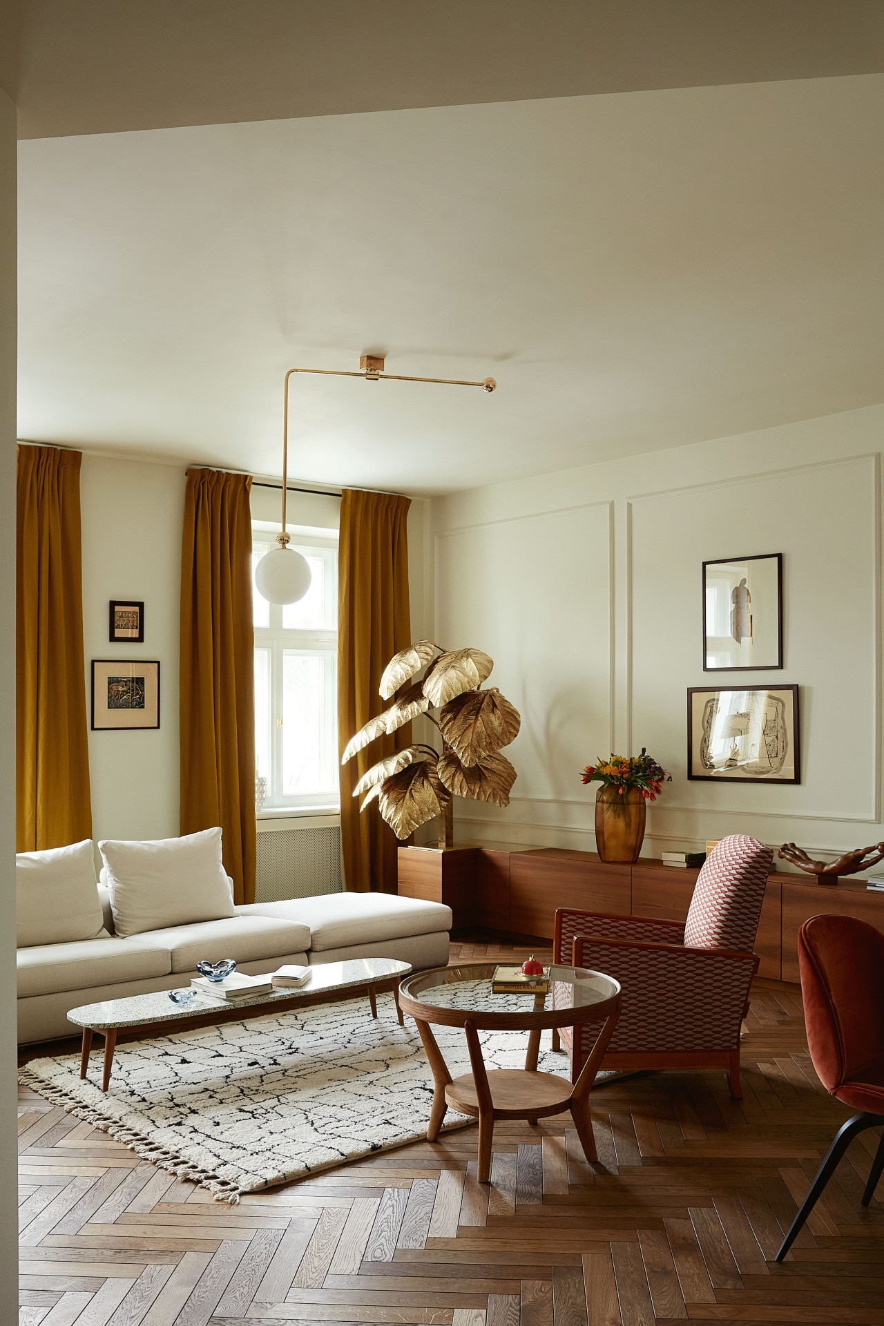 House Tour An Elegantly Furnished Prewar Apartment In The Heart Of Warsaw Vogue Australia