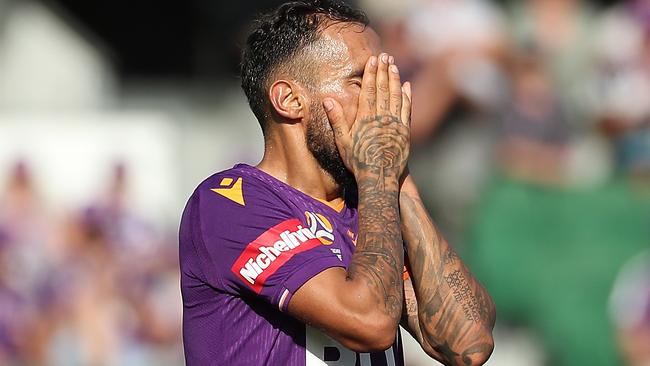 Perth Glory’s contract dispute with star playmaker Diego Castro has turned ugly.