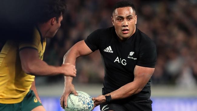 New Zealand's Ngani Laumape (R) takes on the line during the second rugby Test match between New Zealand and Australia at Eden Park in Auckland on August 25, 2018. (Photo by MICHAEL BRADLEY / AFP)