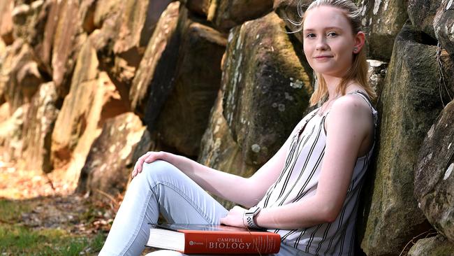 Jessica Gracey was the first person in Queensland to accept her university offer. Picture: AAP image, John Gass