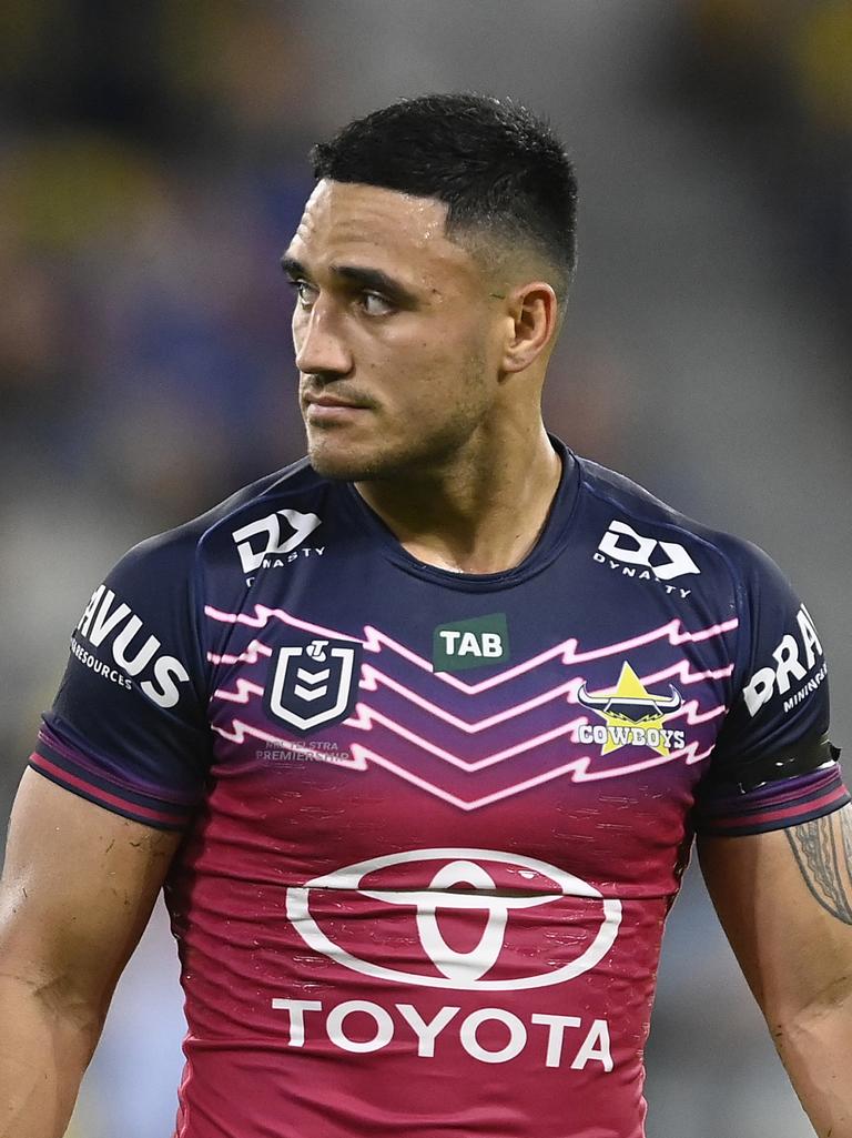 Valentine Holmes signs with North Queensland Cowboys after being