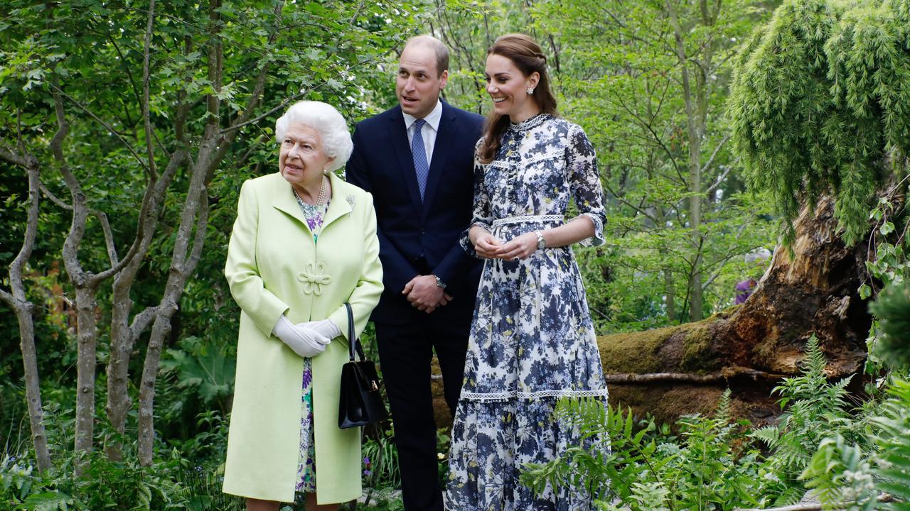 Prince William and Kate will spend Christmas with Queen Elizabeth.